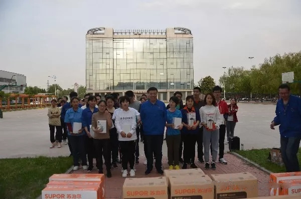 青能汽轮机组织召开2019年职工春季趣味运动会